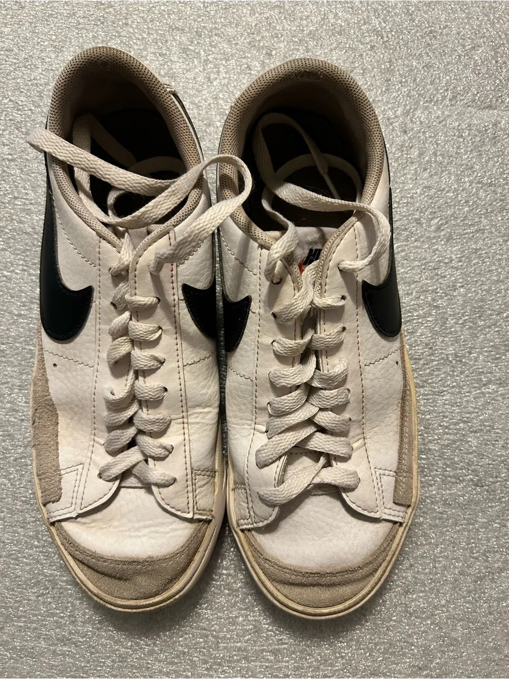 Nike Kids White and Black Low-Top Sneakers